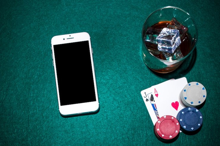 Proses instalasi aplikasi sigma168 di perangkat Android dengan tampilan layar pengaturan dan notifikasi download